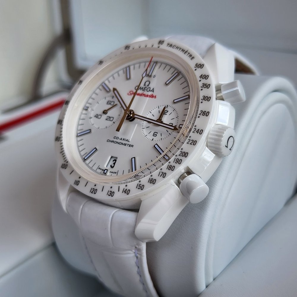 NEW OMEGA SPEEDMASTER WHITE SIDE OF THE MOON 44.25 CERAMIC WHITE CHRONO Co-Axial - Picture 5 of 15